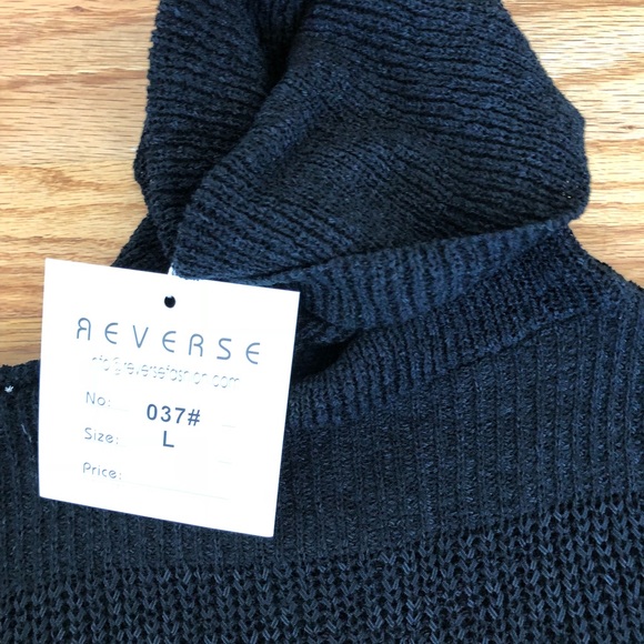 Reverse Turtleneck coldshoulder knit tunic sweater - Picture 6 of 7
